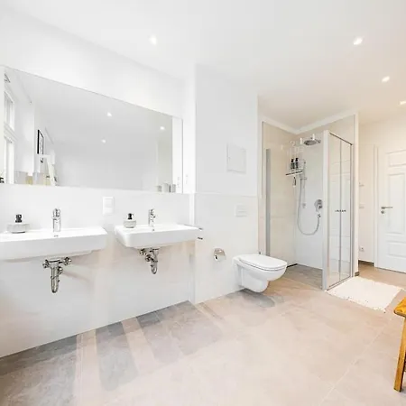 Stylisches Zentrales City-apartment Mit 2 Balkonen * 라이프치히