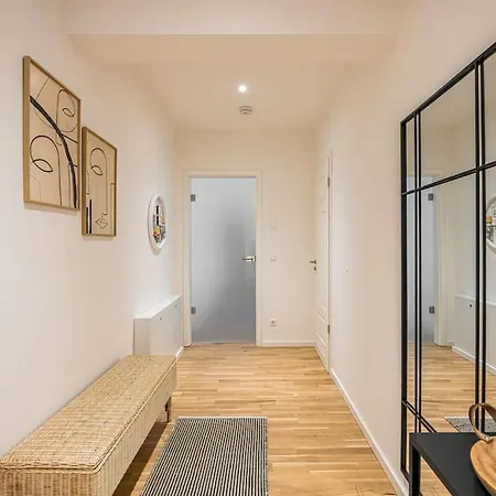 Stylisches Zentrales City-apartment Mit 2 Balkonen Apartamento