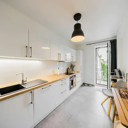 Stylisches Zentrales City-apartment Mit 2 Balkonen * Leipzig