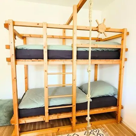 Stylisches Zentrales City-apartment Mit 2 Balkonen *