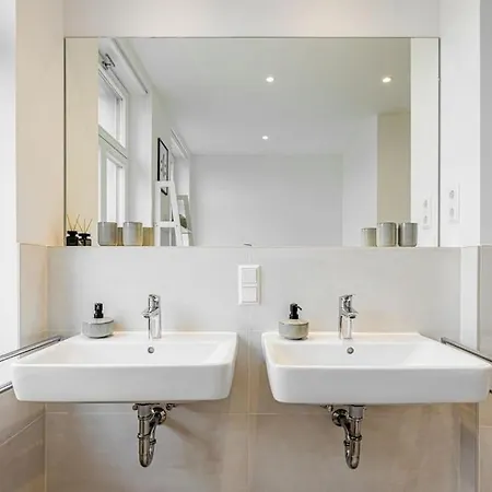 Stylisches Zentrales City-apartment Mit 2 Balkonen Apartamento Leipzig