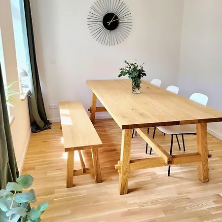 Stylisches Zentrales City-apartment Mit 2 Balkonen Apartment Leipzig