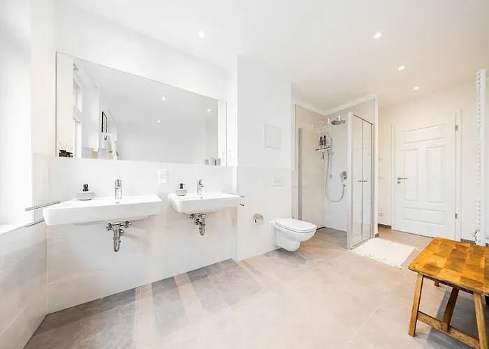 Stylisches Zentrales City-apartment Mit 2 Balkonen * Leipzig