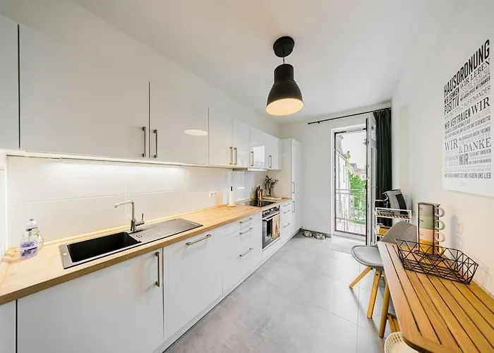 Stylisches Zentrales City-apartment Mit 2 Balkonen * Leipzig