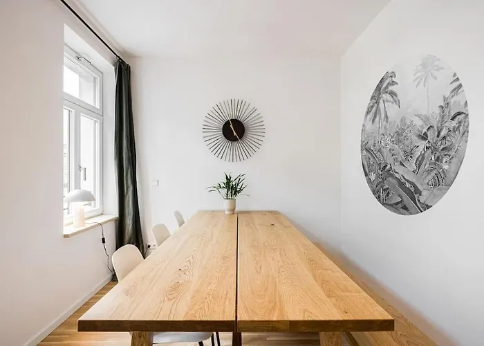 Stylisches Zentrales City-apartment Mit 2 Balkonen * Leipzig