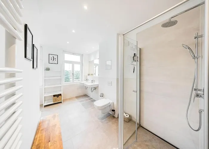 Apartamento Stylisches Zentrales City-apartment Mit 2 Balkonen