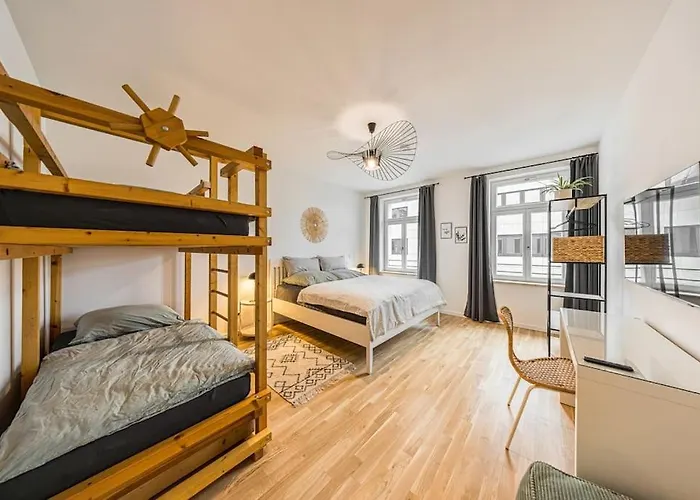 Stylisches Zentrales City-apartment Mit 2 Balkonen Apartamento *