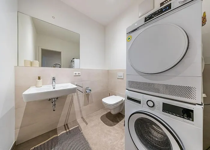 Stylisches Zentrales City-apartment Mit 2 Balkonen * Leipzig