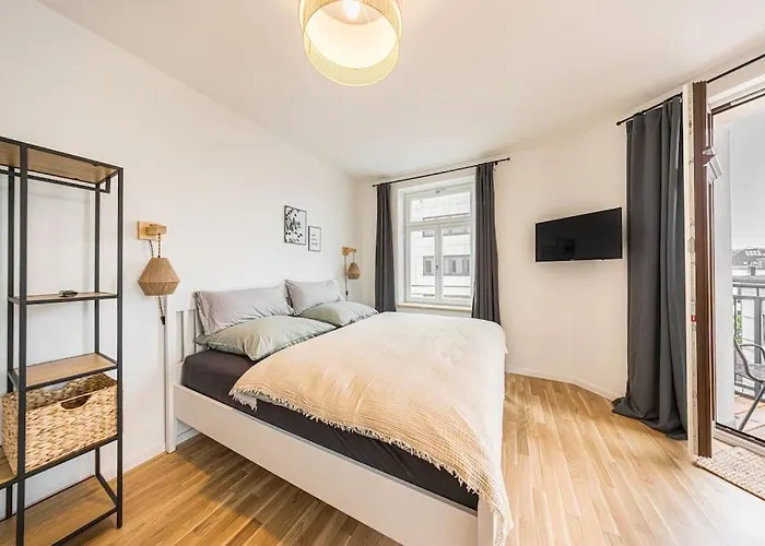 Stylisches Zentrales City-apartment Mit 2 Balkonen Apartamento