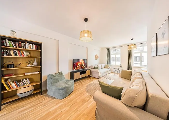 Apartamento Stylisches Zentrales City-apartment Mit 2 Balkonen *